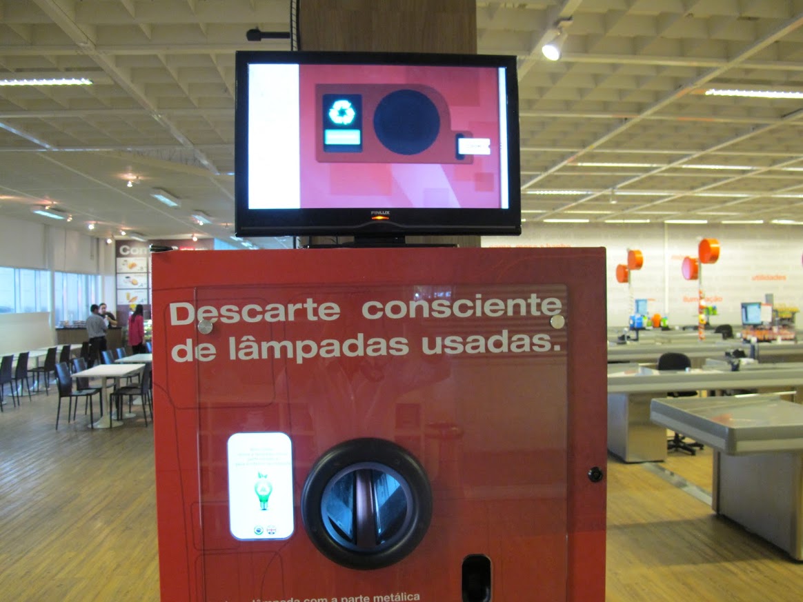 September 2013 Brazil Light Bulb Reverse Vending installation at ETNA